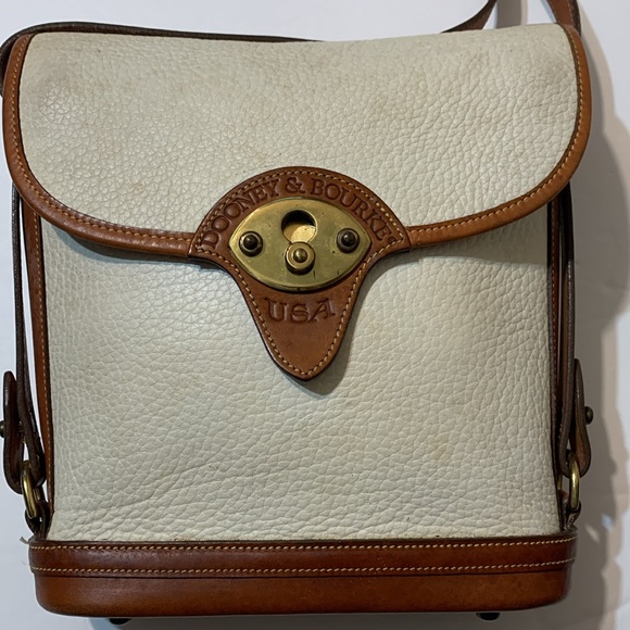 Vintage Dooney & Bourke Crossbody / Shoulder White Flap Fold Over Bag - Picture 3 of 16